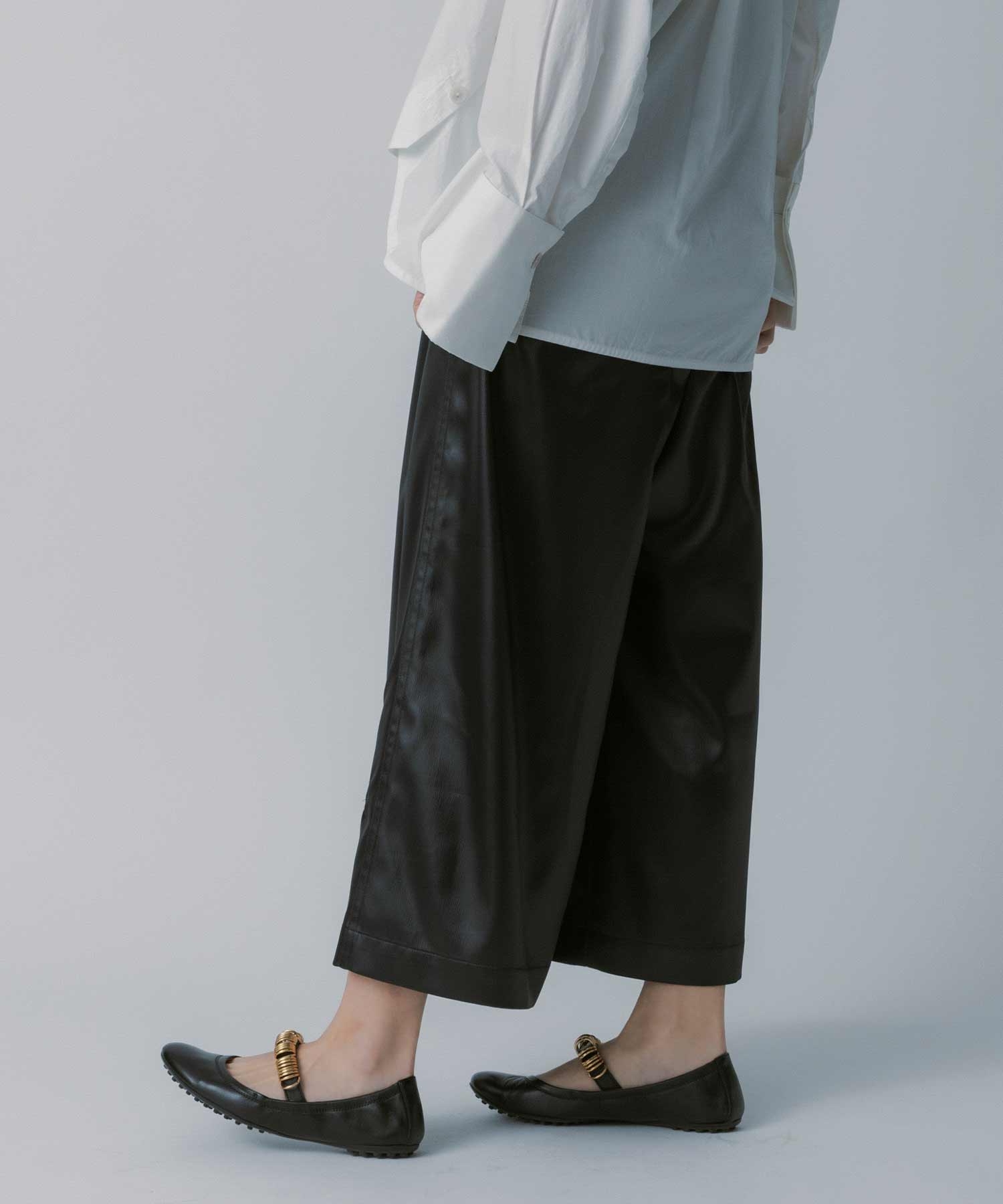 【2月中旬お届け】レザーライク チンツイージーパンツ