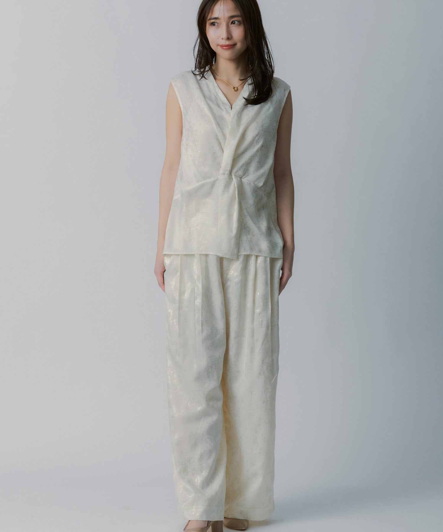 箔プリントタックパンツ