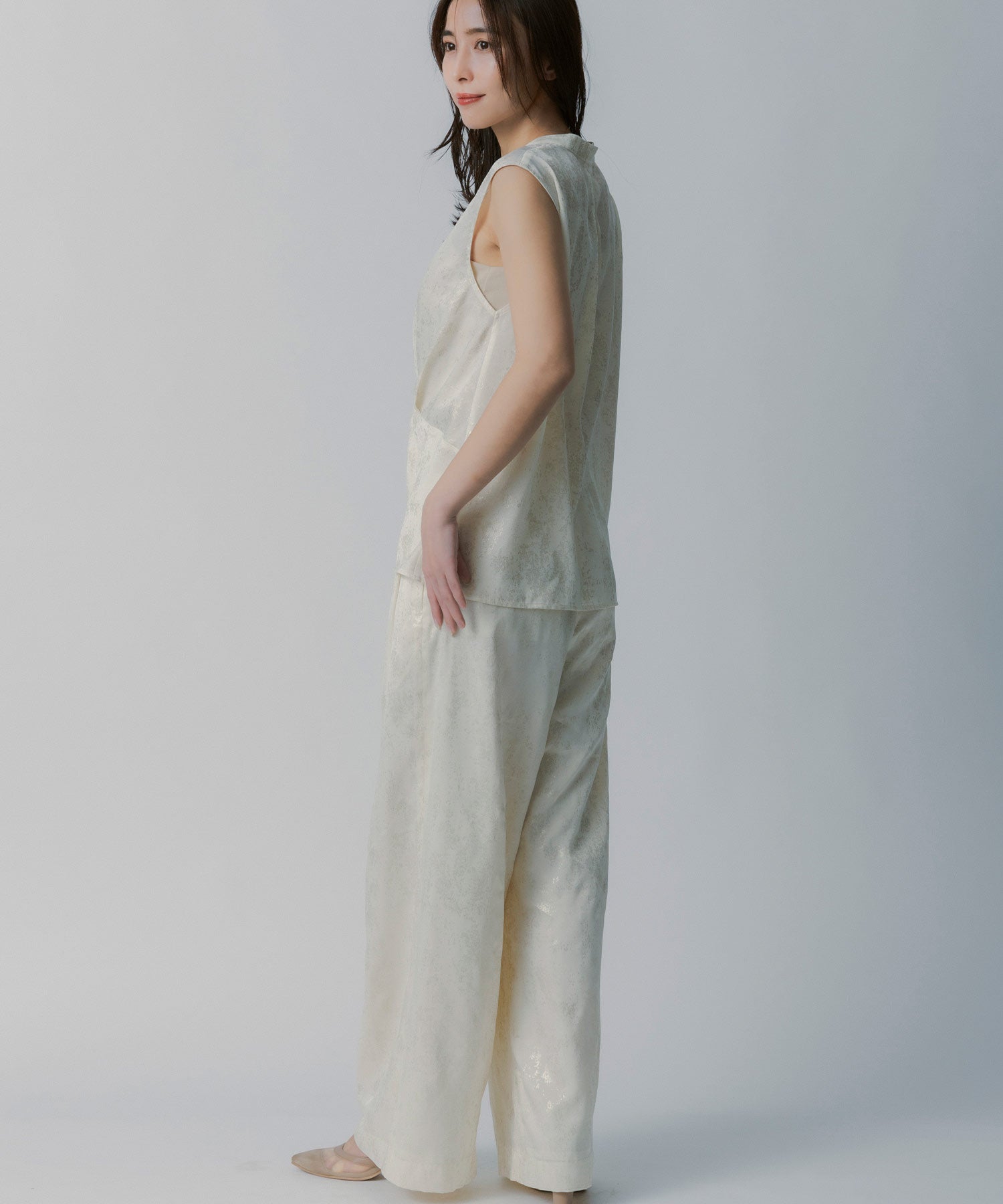 箔プリントタックパンツ