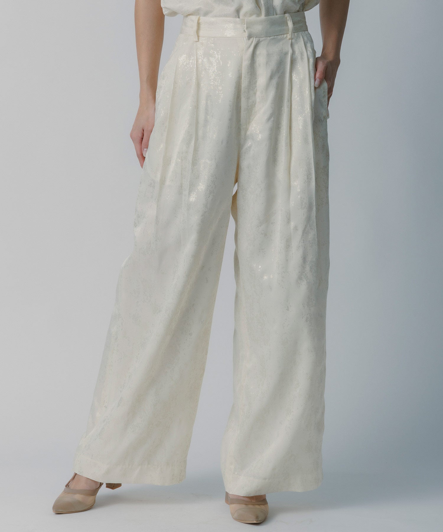 箔プリントタックパンツ