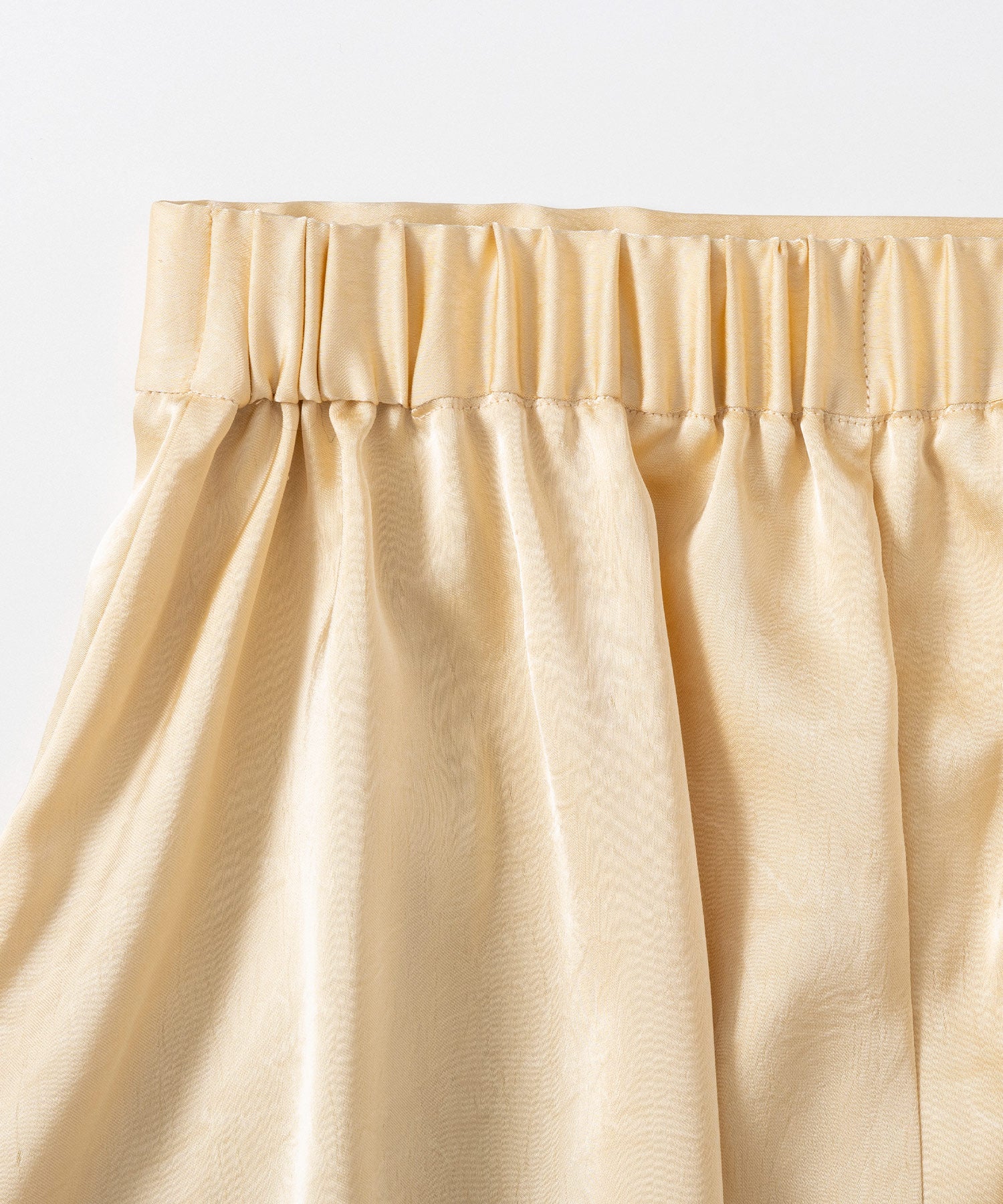 スムースサテンフレアスカート