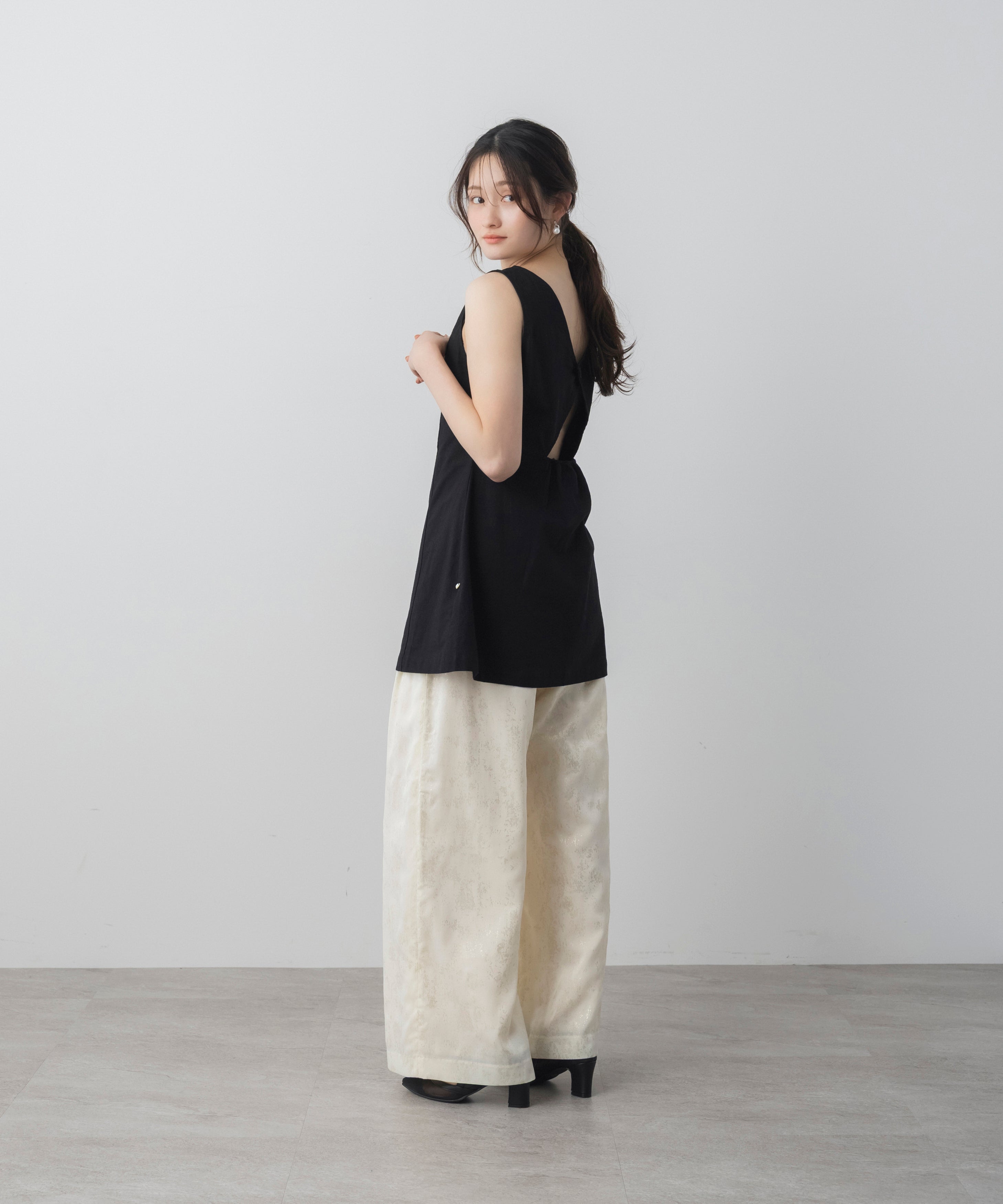 箔プリントタックパンツ｜AJUGA.（アジュガ）公式通販サイト