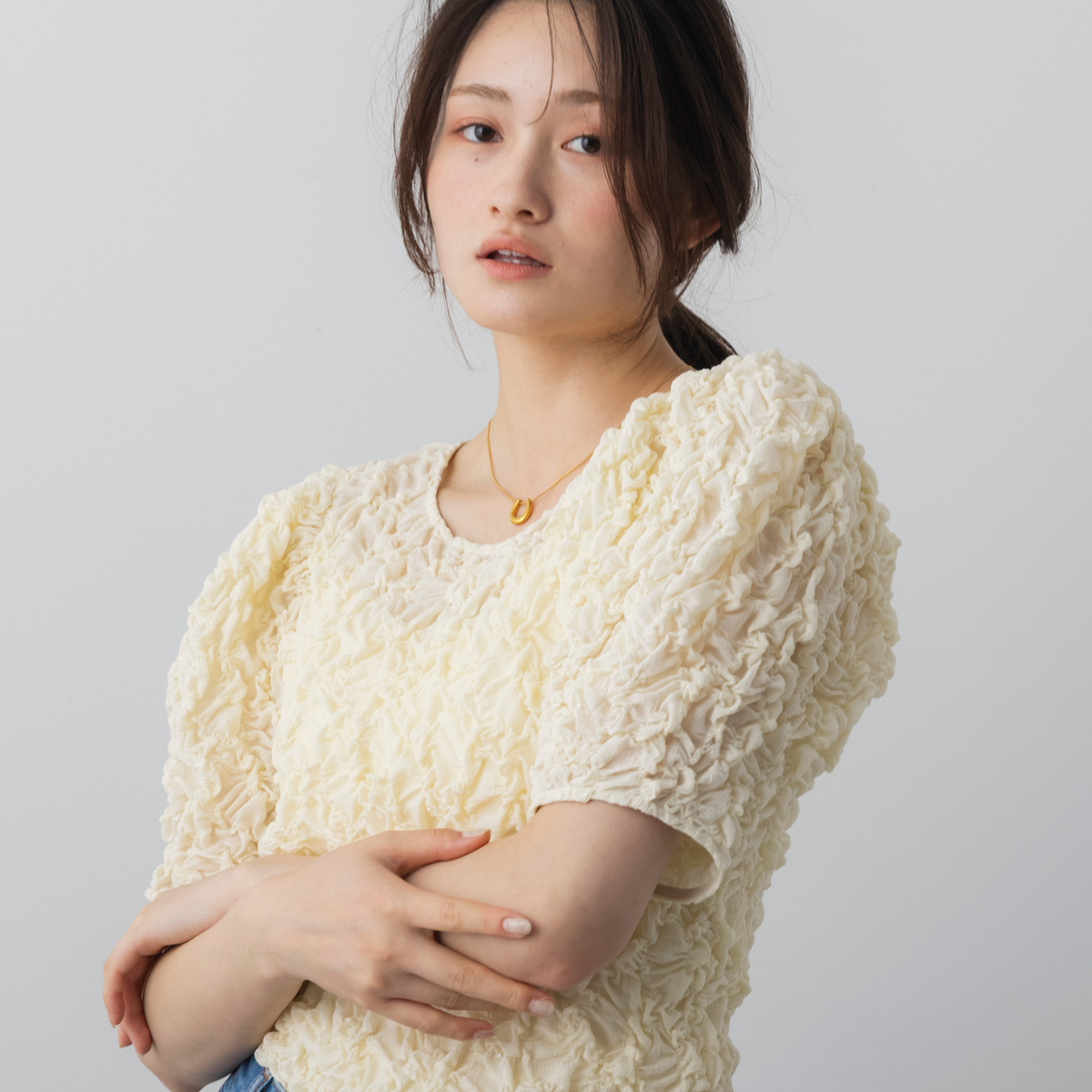 シャーリングフラワーテクスチャートップス｜AJUGA.（アジュガ）公式