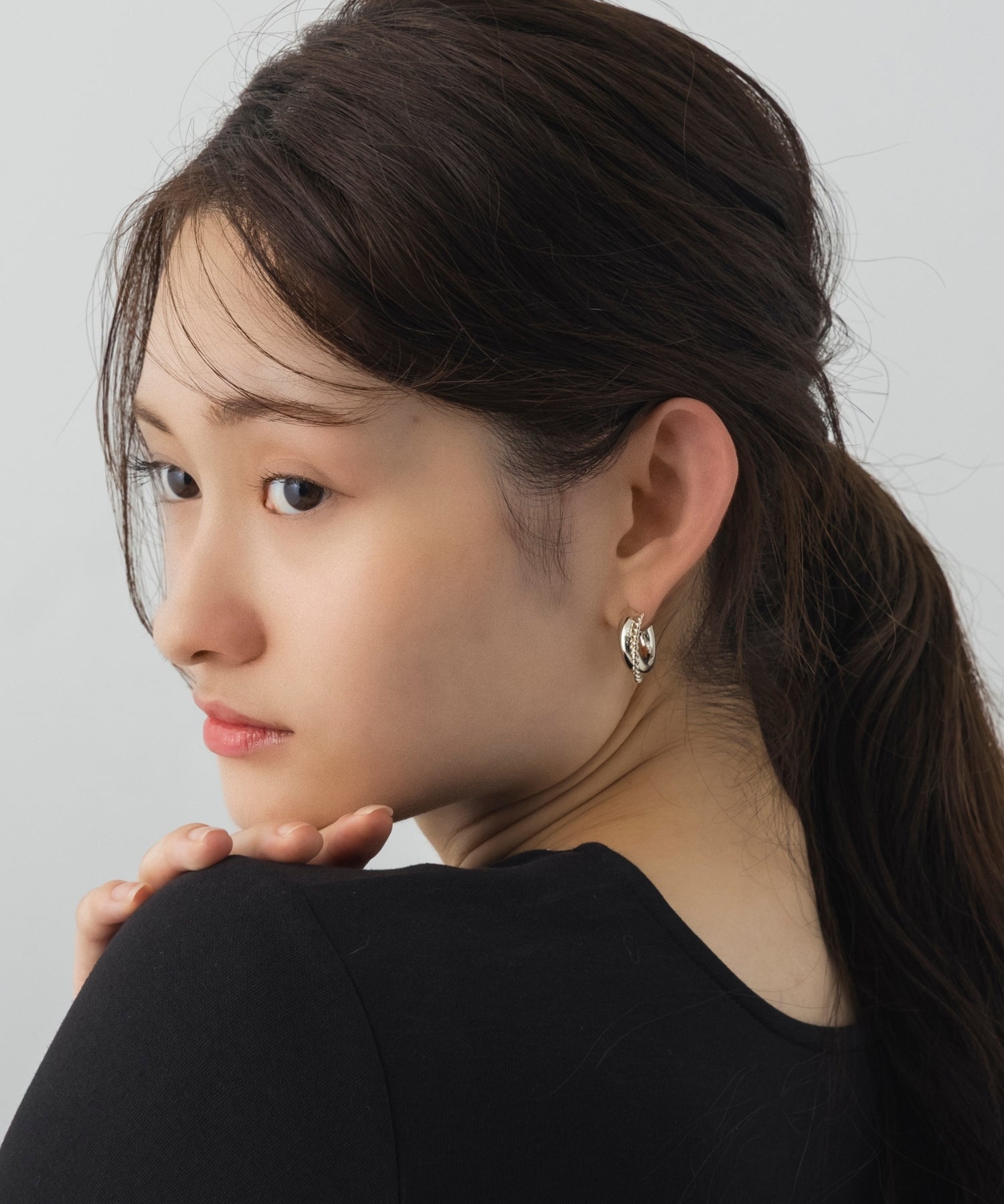 ボリュームツイストフープピアス