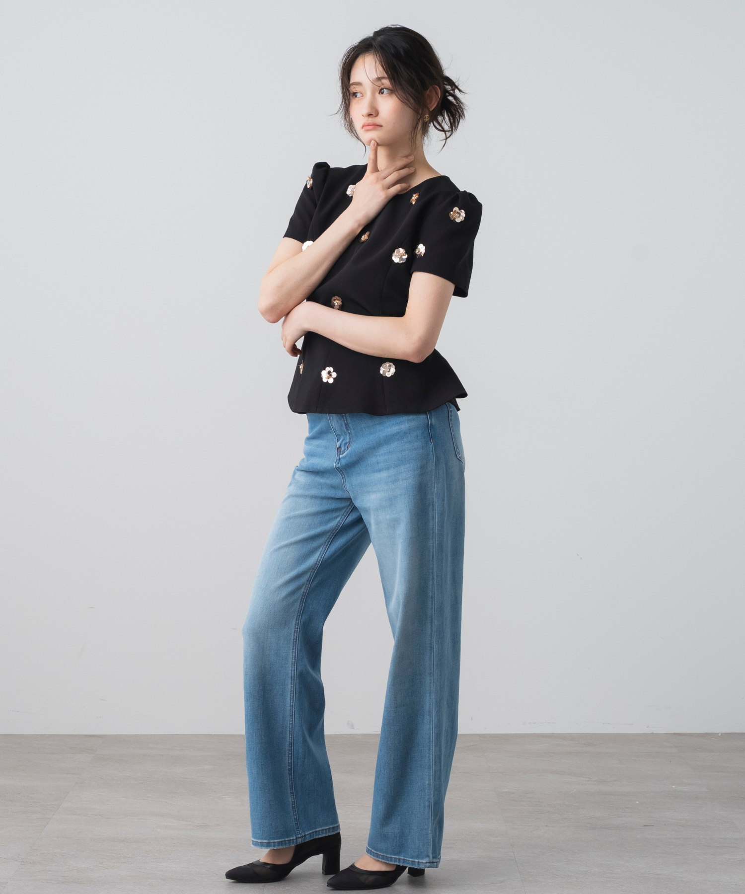 フラワーモチーフパフスリーブペプラムトップス｜AJUGA.（アジュガ