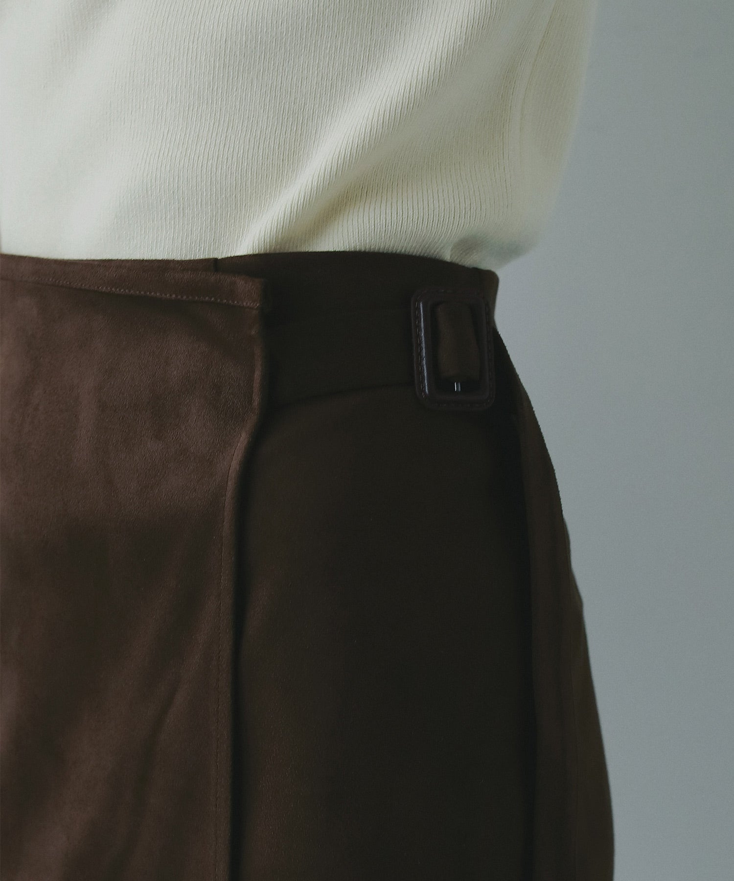 スエードラップタイトスカート