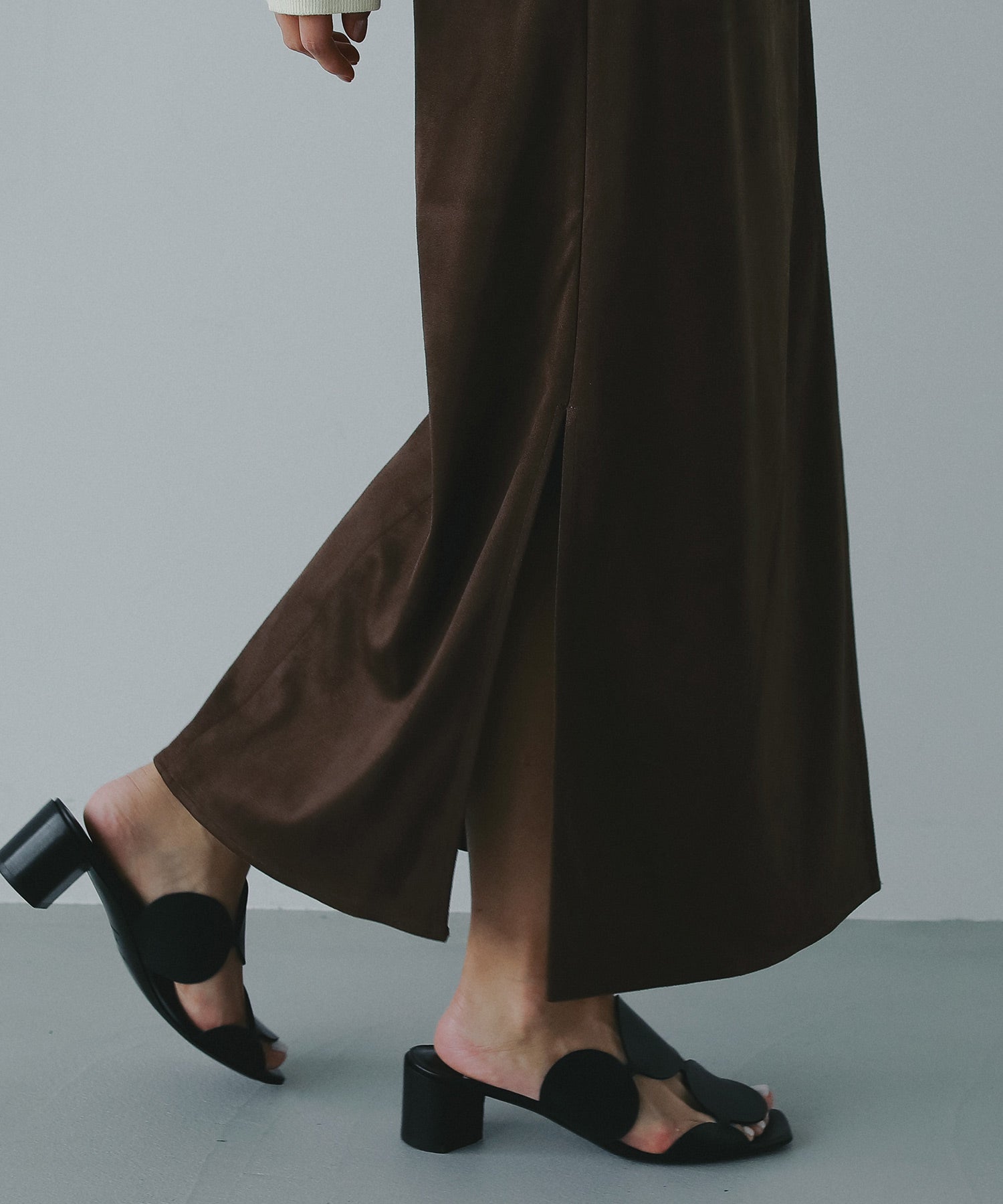 スエードラップタイトスカート