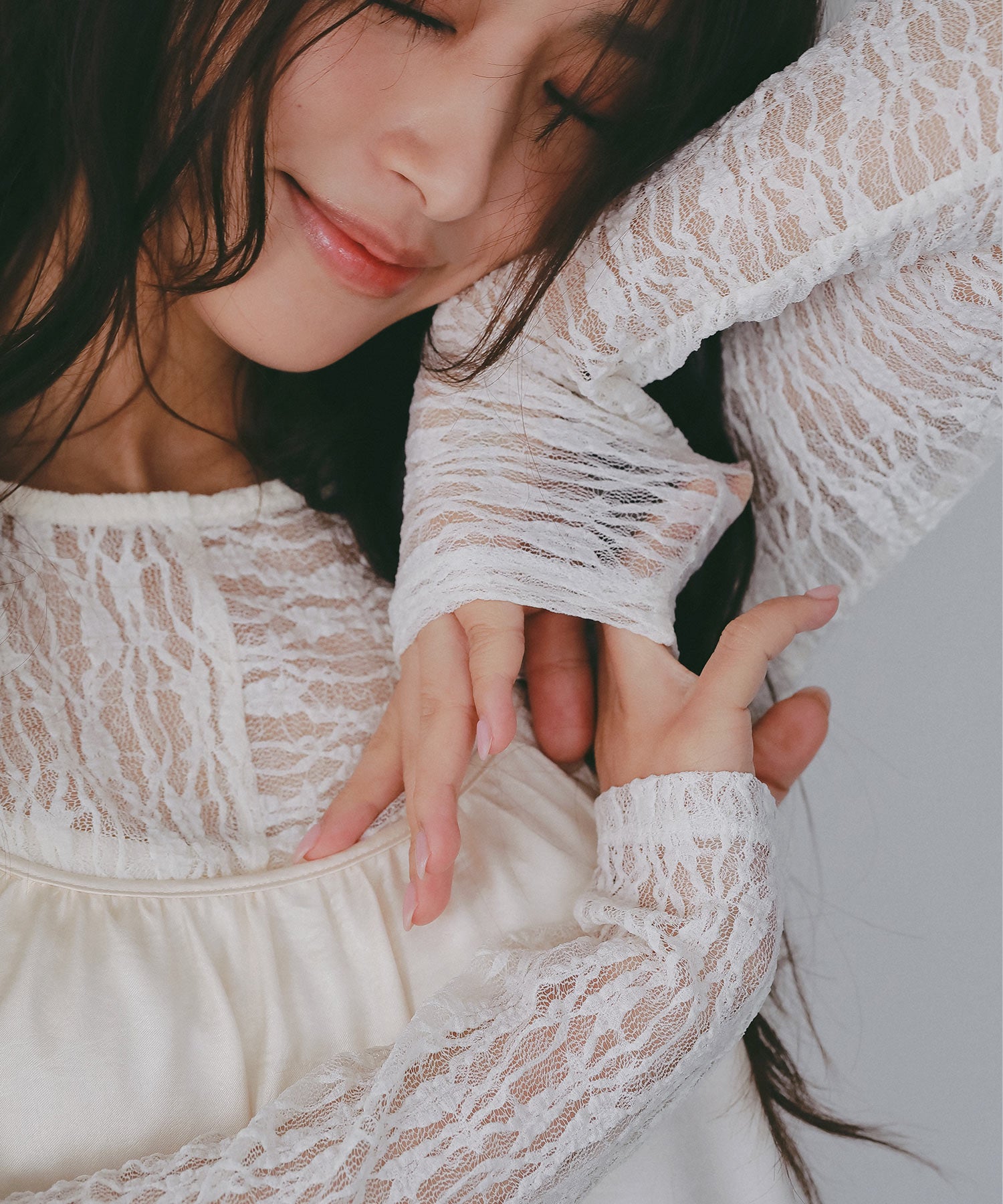 ストレッチシアーレース長袖トップス