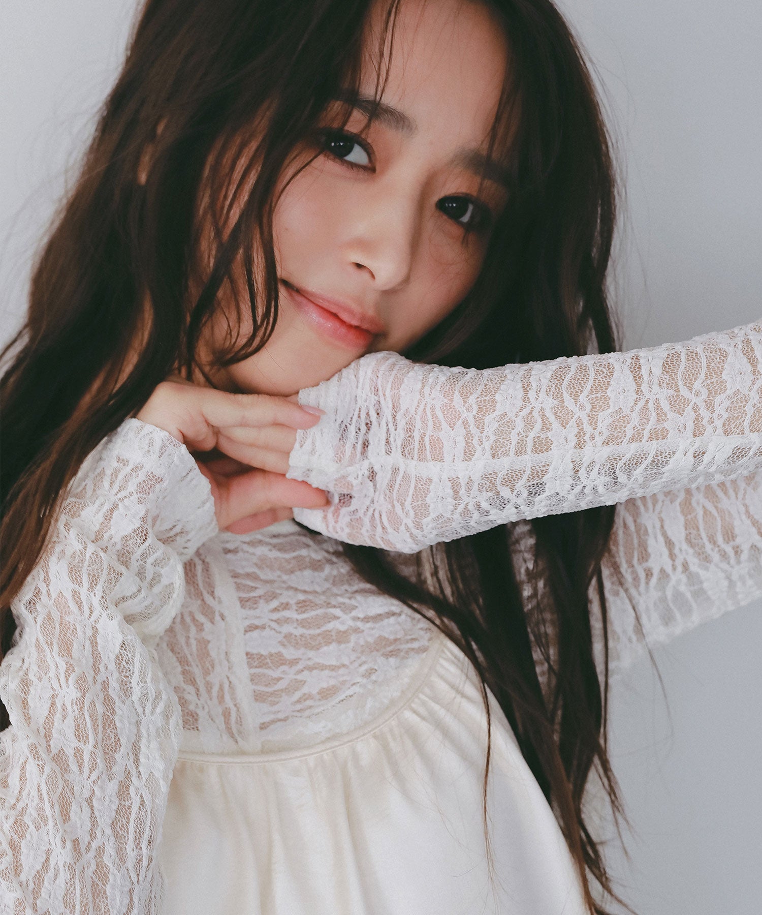 ストレッチシアーレース長袖トップス