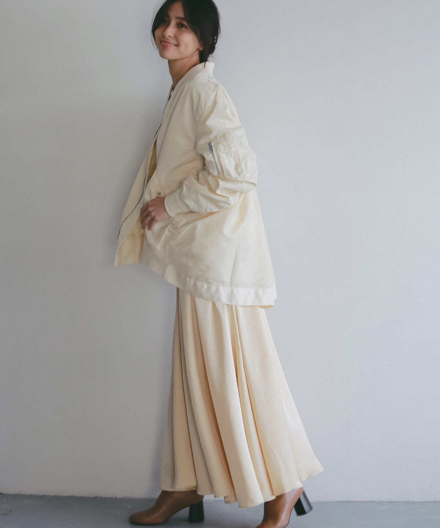 スムースサテンフレアスカート
