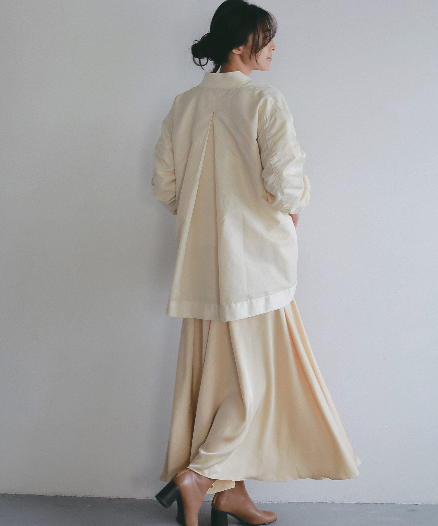 スムースサテンフレアスカート