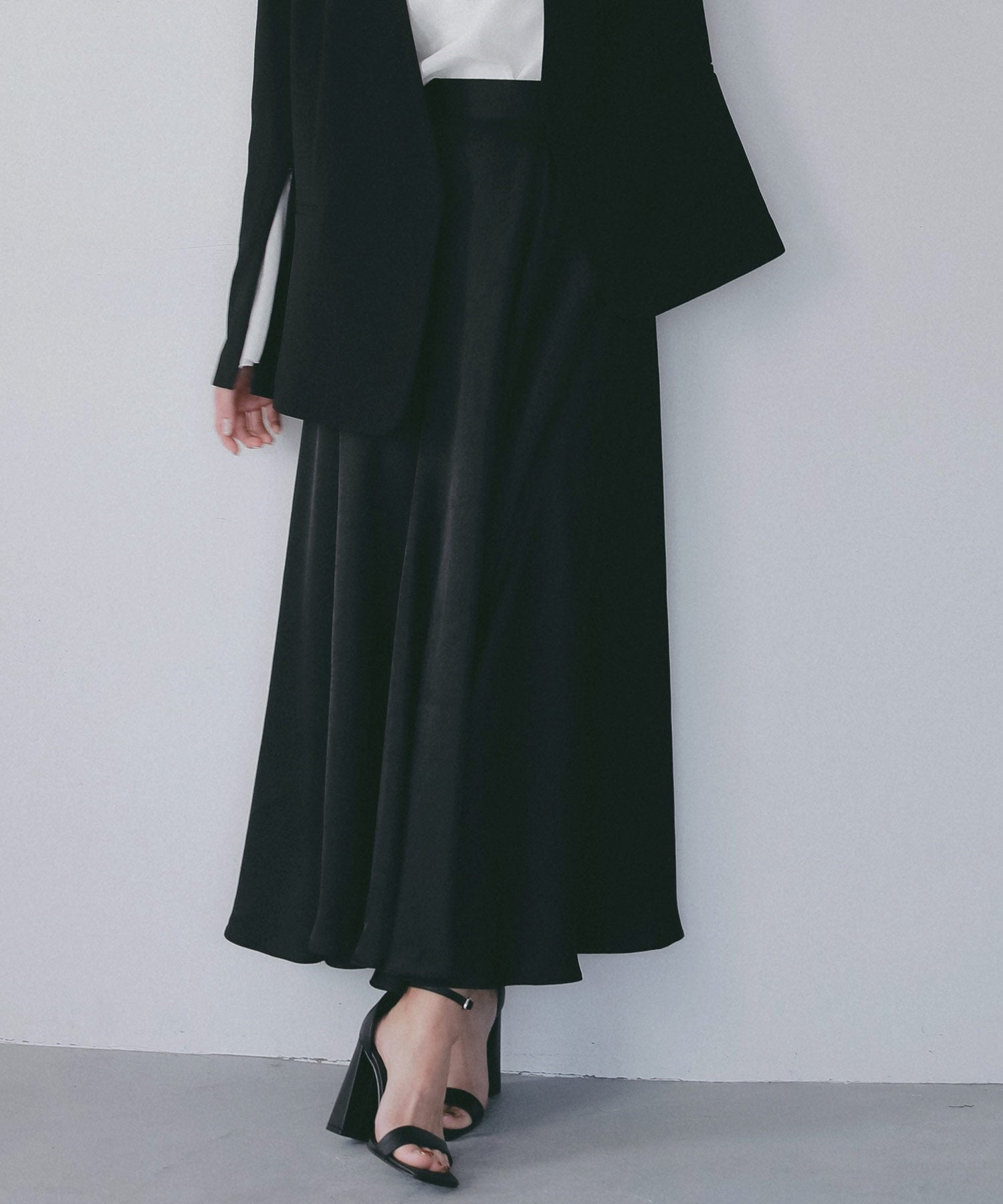 スムースサテンフレアスカート