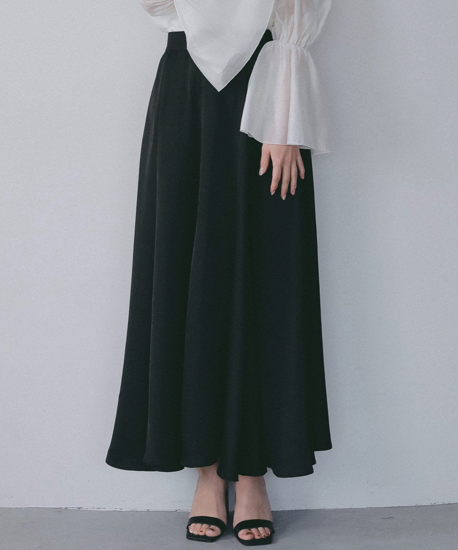 スムースサテンフレアスカート