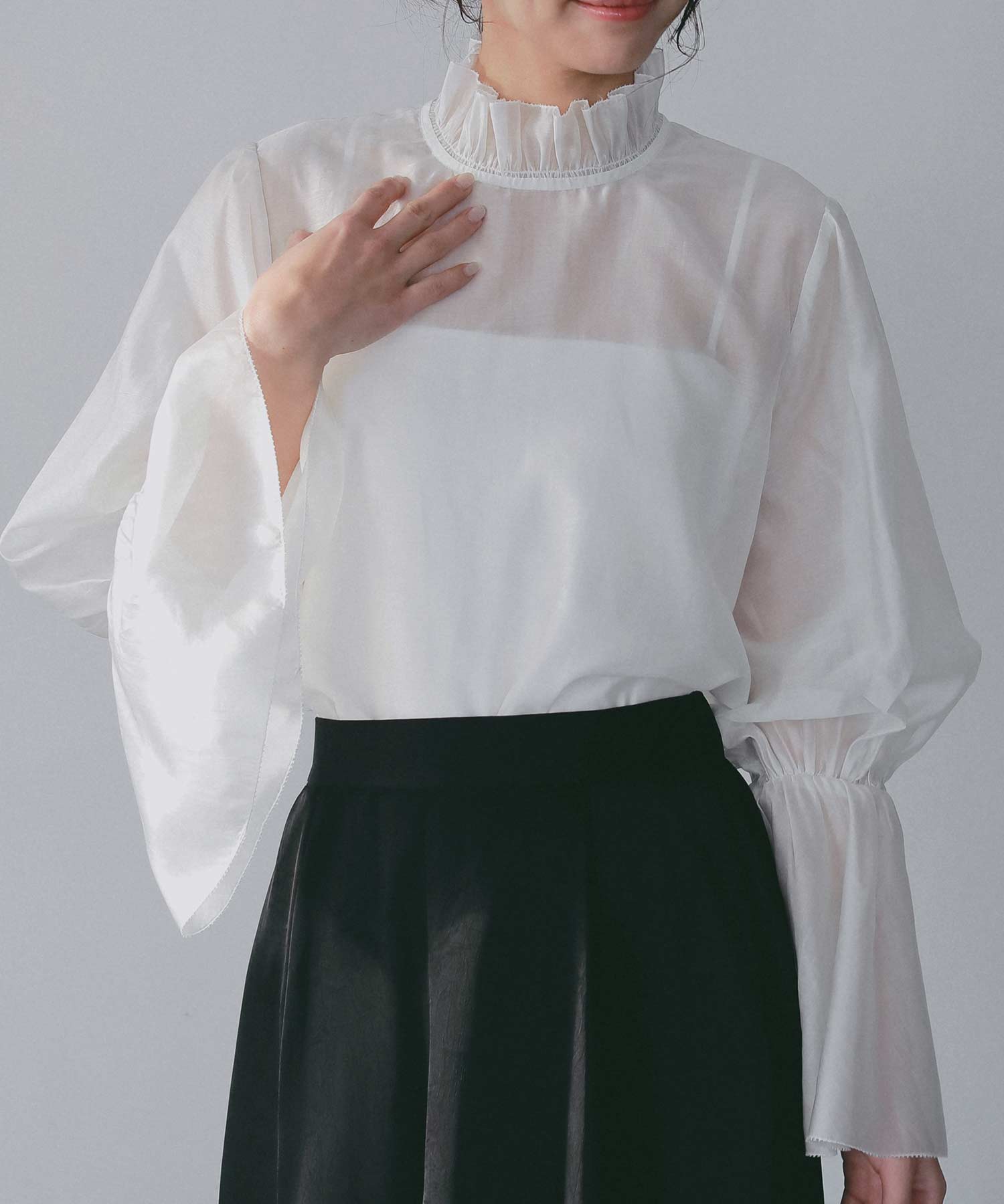 フレアスリーブ スタンドネックシアーブラウス【セレモニー