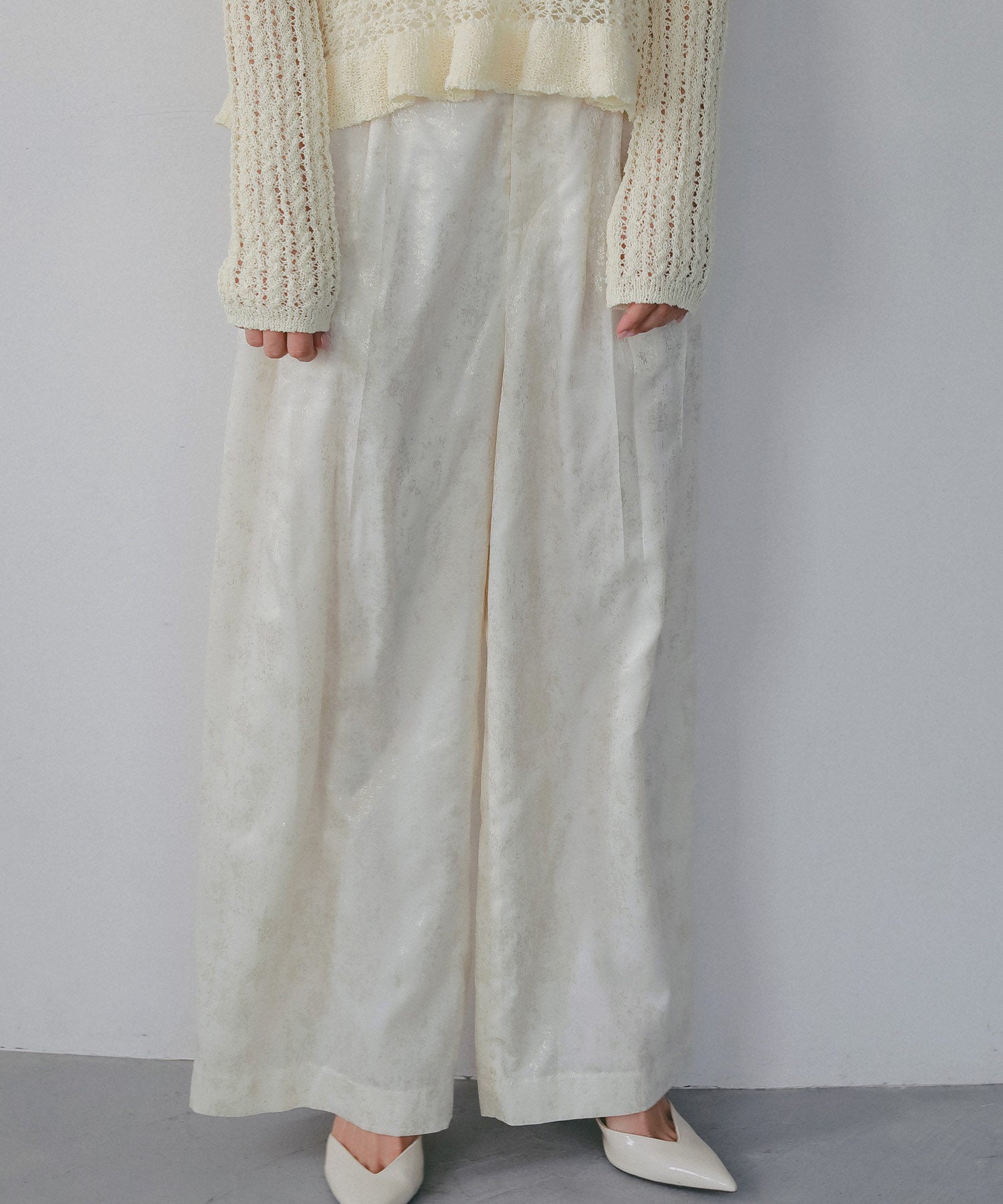 箔プリントタックパンツ