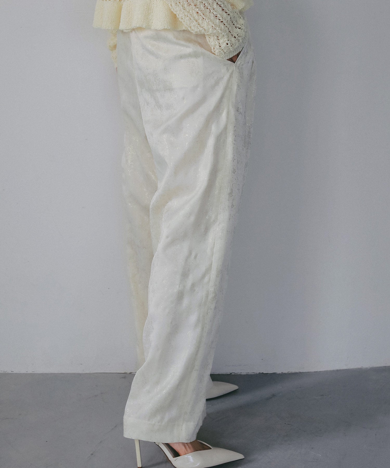 箔プリントタックパンツ