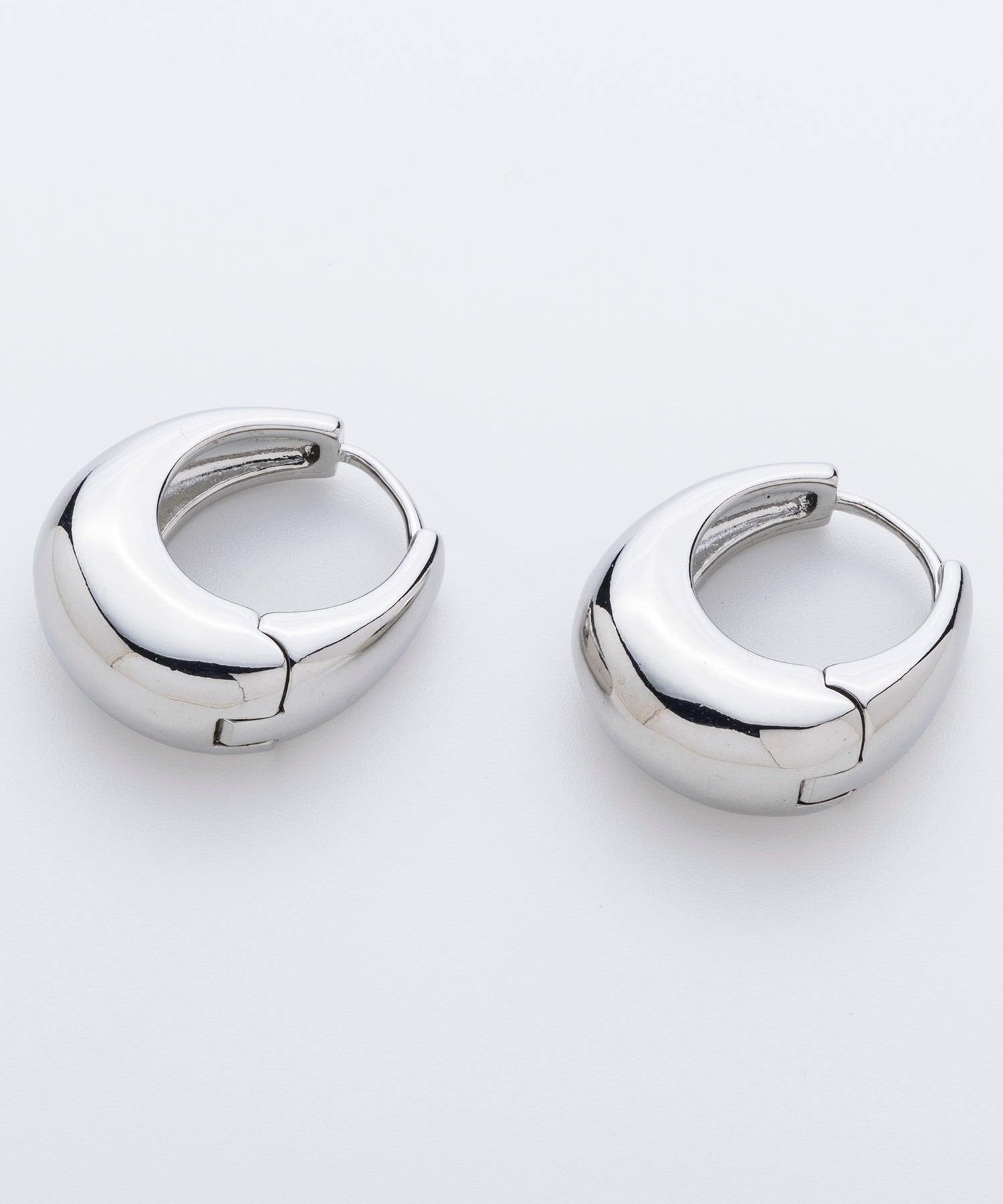 【9月下旬お届け予約商品】クレッシェンドフープピアス