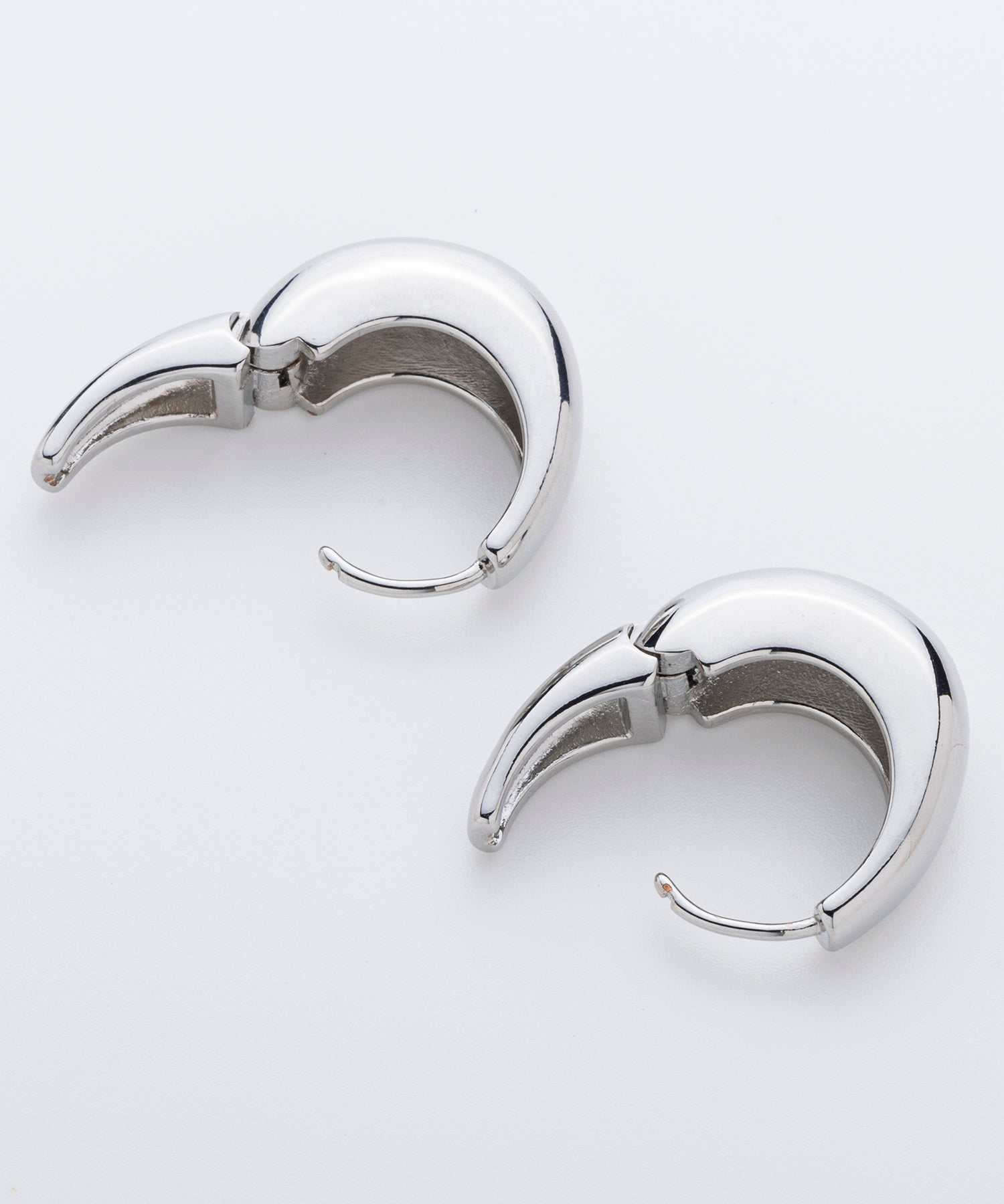 【9月下旬お届け予約商品】クレッシェンドフープピアス