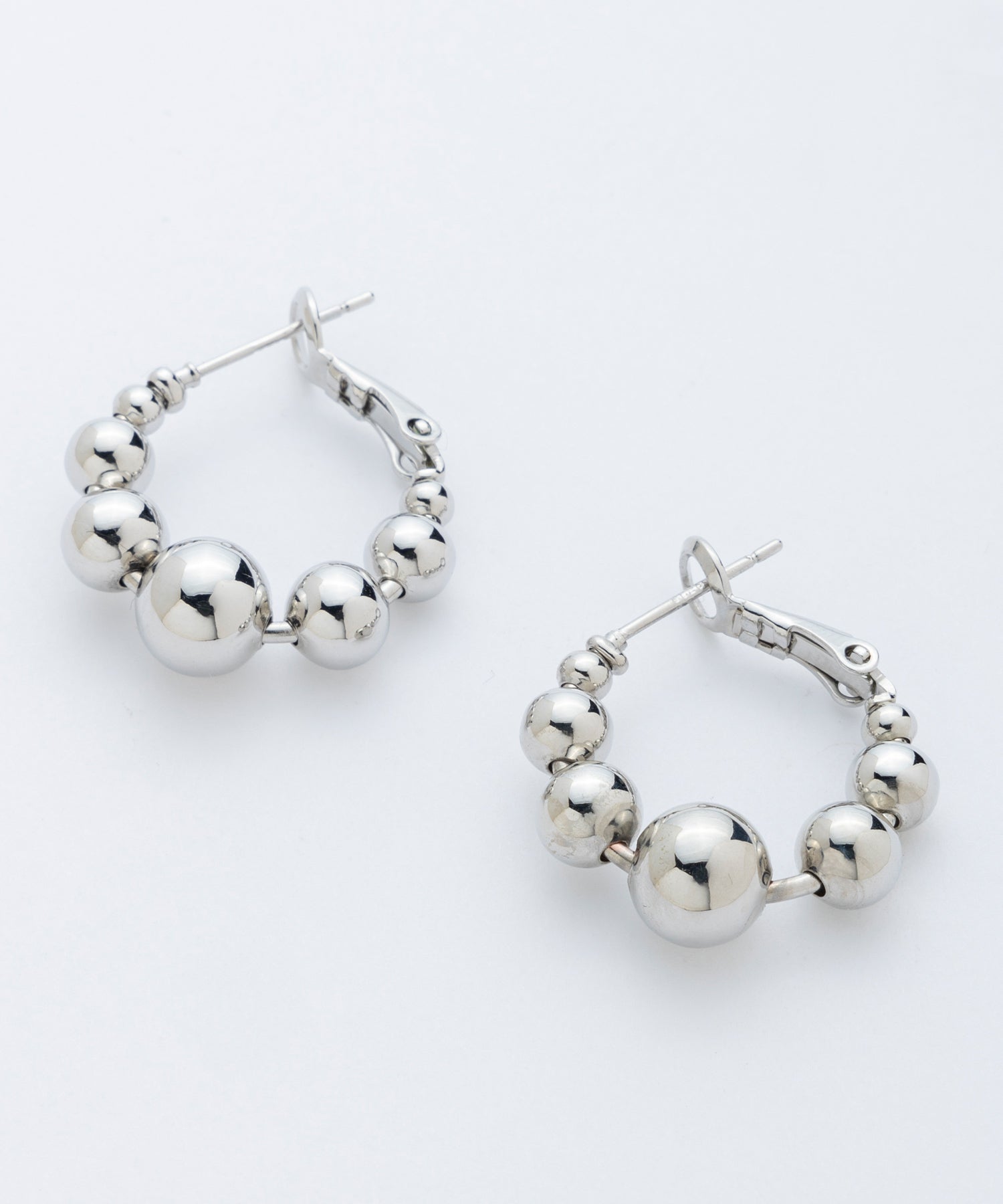 メタルボールフープピアス