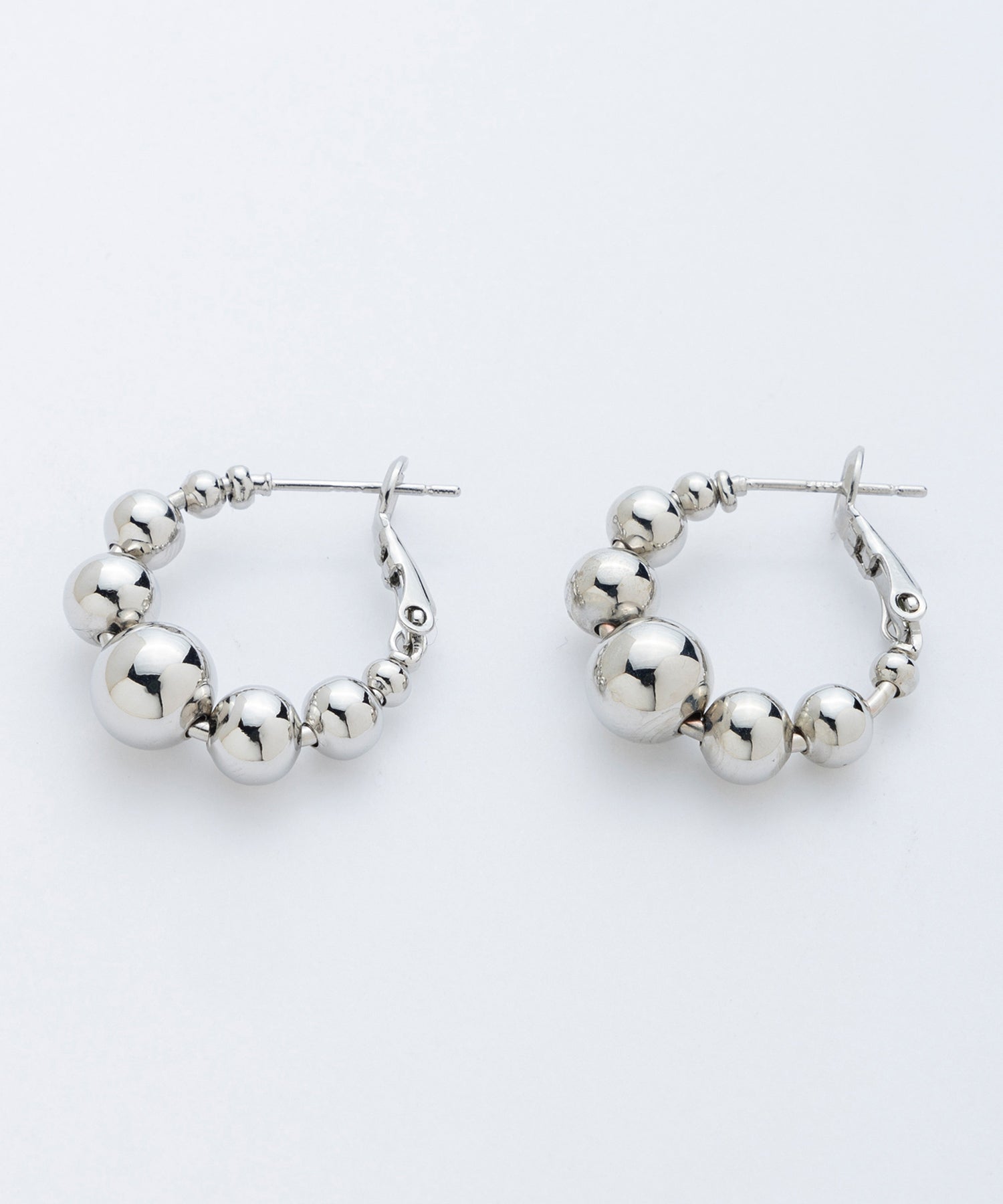 メタルボールフープピアス
