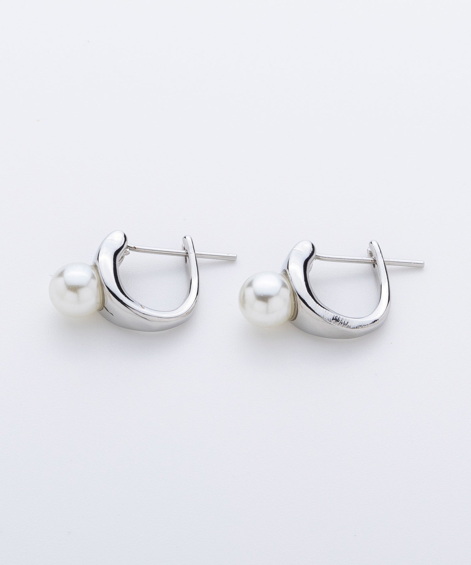 【9月下旬お届け予約商品】パールアクセントフープピアス