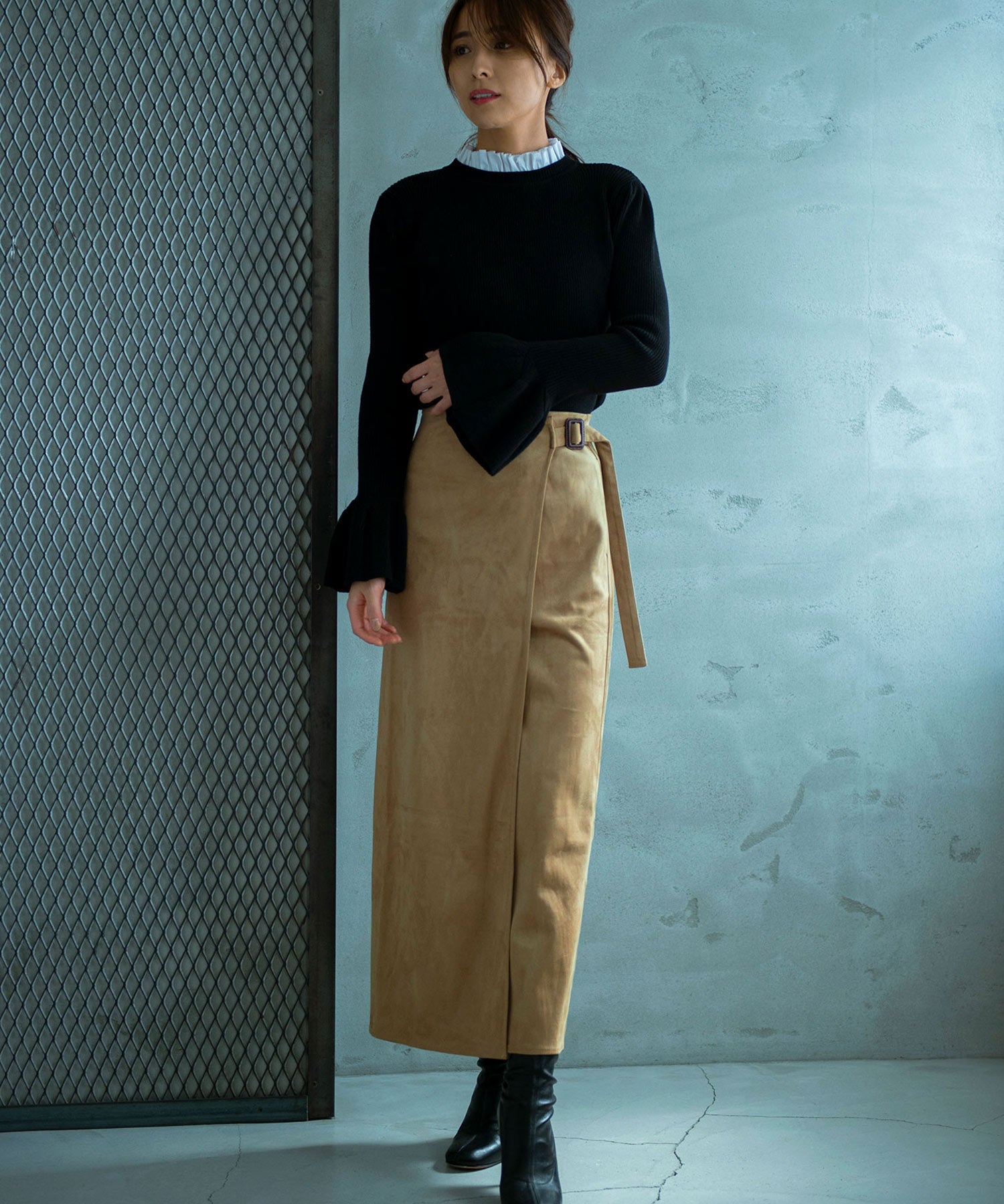 【11月下旬お届け予約商品】2WAYメロウハイネック衿付きニット