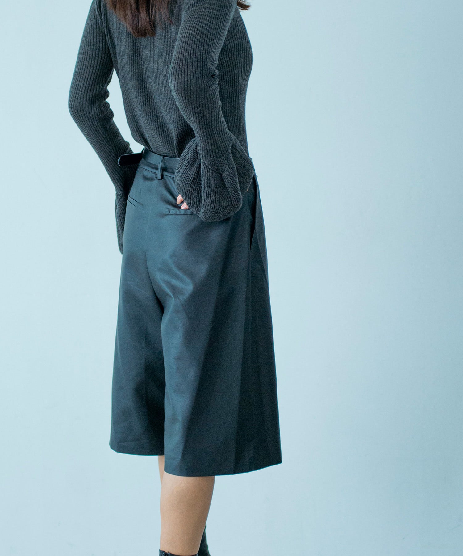 【11月下旬お届け予約商品】2WAYメロウハイネック衿付きニット