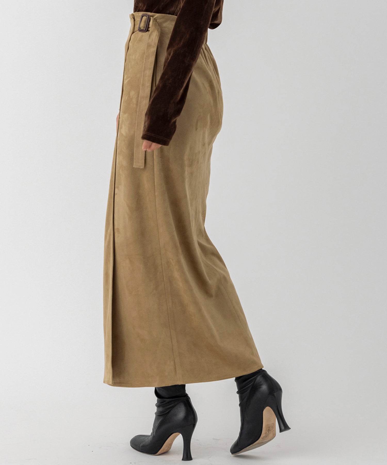 スエードラップタイトスカート
